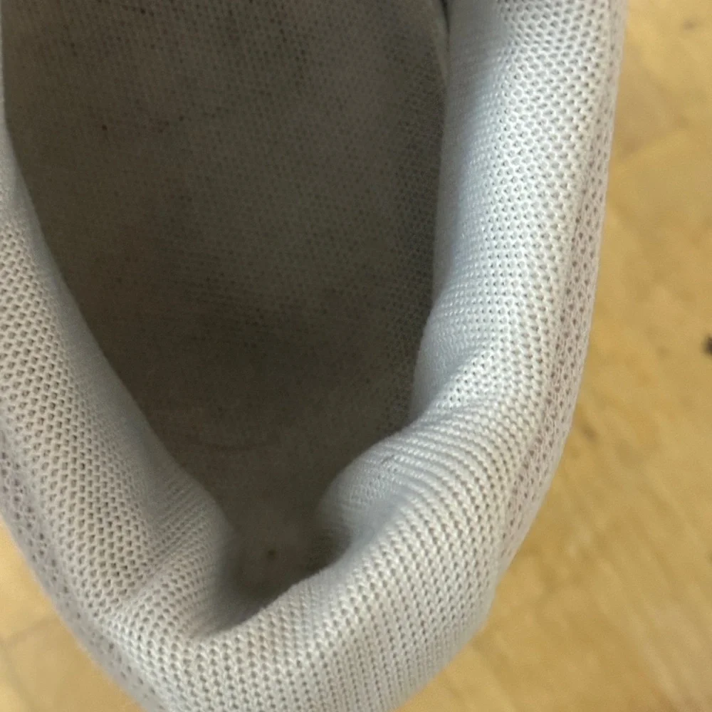 On Running White Athletic Shoes - Picture 7 of 12